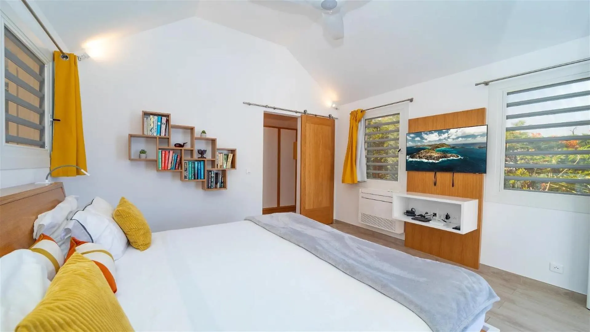 Spacious Villa With Glowing Sunset View St. Barthelemy