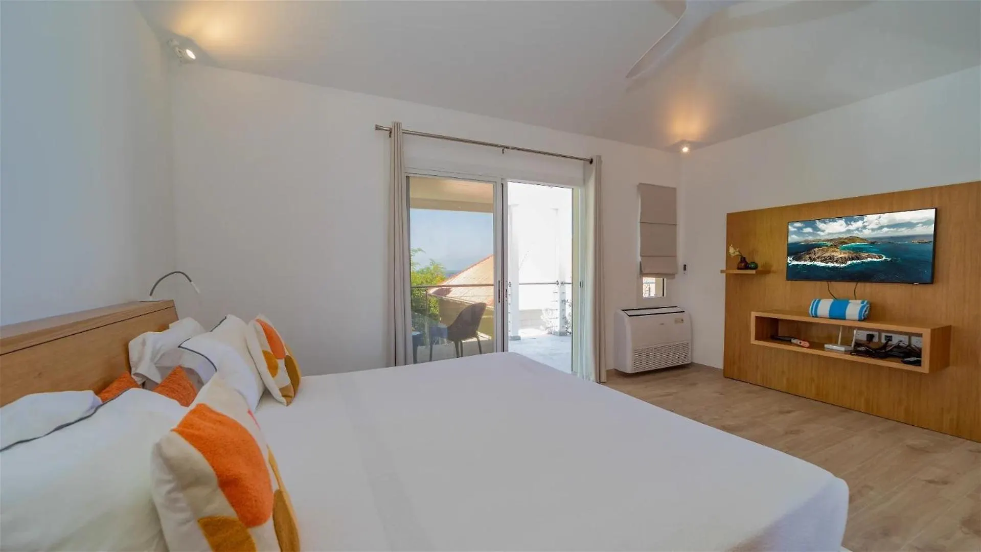 Spacious Villa With Glowing Sunset View St. Barthelemy
